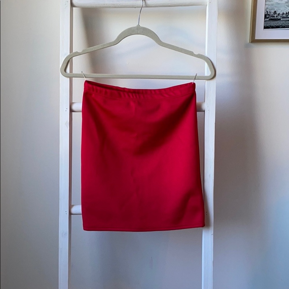 Red fitted skirt